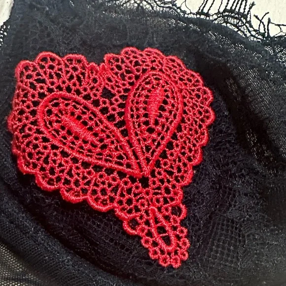Vintage Victoria’s Secret Very Sexy Black Lace Valentines Bra 34B - Picture 3 of 10